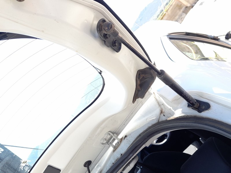 Recambio de amortiguadores maletero / porton para toyota yaris (_p13_) 1.0 (ksp130) referencia OEM IAM 689600W621  