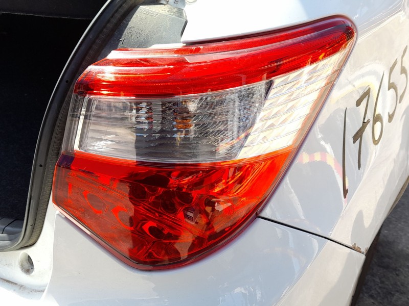 Recambio de piloto trasero derecho exterior para toyota yaris (_p13_) 1.0 (ksp130) referencia OEM IAM   