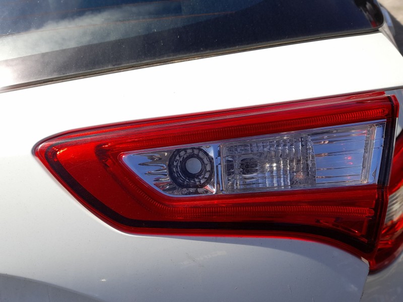 Recambio de piloto trasero derecho interior para toyota yaris (_p13_) 1.0 (ksp130) referencia OEM IAM   