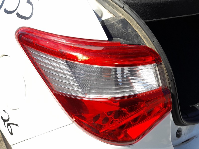 Recambio de piloto trasero izquierdo exterior para toyota yaris (_p13_) 1.0 (ksp130) referencia OEM IAM   