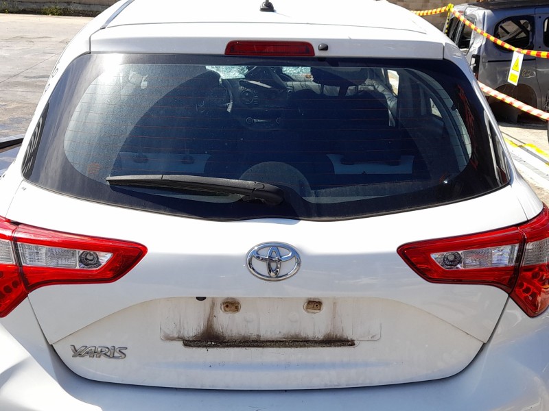 Recambio de porton trasero para toyota yaris (_p13_) 1.0 (ksp130) referencia OEM IAM 670050D111  
