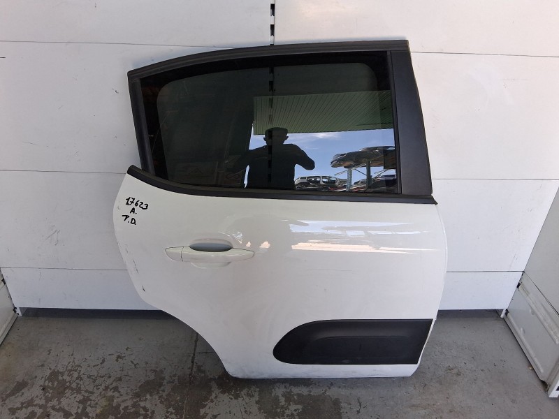 Recambio de puerta trasera derecha para citroën c3 iii (sx) 1.5 bluehdi 100 (sxyhyp, sxyhtu) referencia OEM IAM 9812716680  