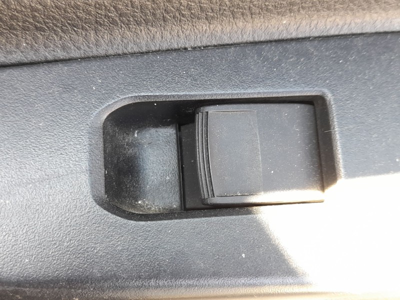 Recambio de mando elevalunas trasero derecho para toyota yaris (_p13_) 1.0 (ksp130) referencia OEM IAM 848100D030  