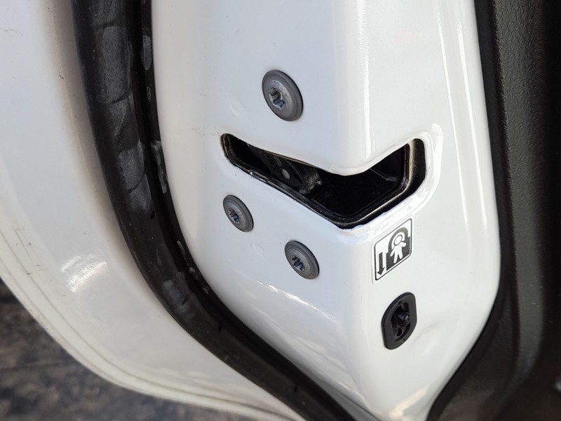 Recambio de cerradura puerta trasera izquierda para toyota yaris (_p13_) 1.0 (ksp130) referencia OEM IAM 690600D310  
