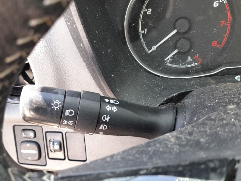 Recambio de mando luces y limpia para toyota yaris (_p13_) 1.0 (ksp130) referencia OEM IAM 841400D300  846520D190