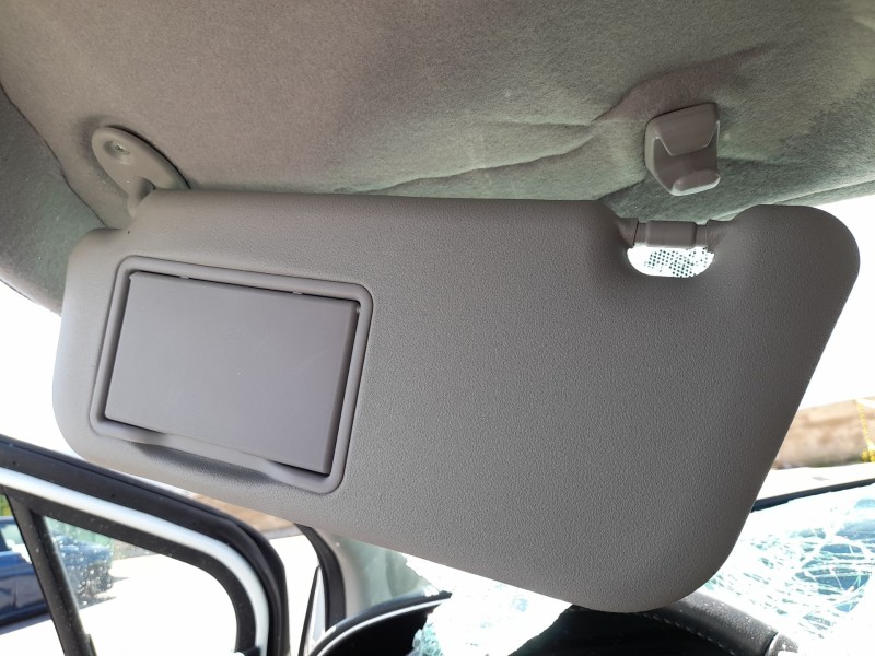 Recambio de parasol izquierdo para toyota yaris (_p13_) 1.0 (ksp130) referencia OEM IAM 743200D590B0  