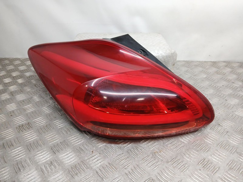 Recambio de piloto trasero izquierdo para kia cee´d (jd) 1.6 crdi 136 referencia OEM IAM 92410A2700 ROZADO 