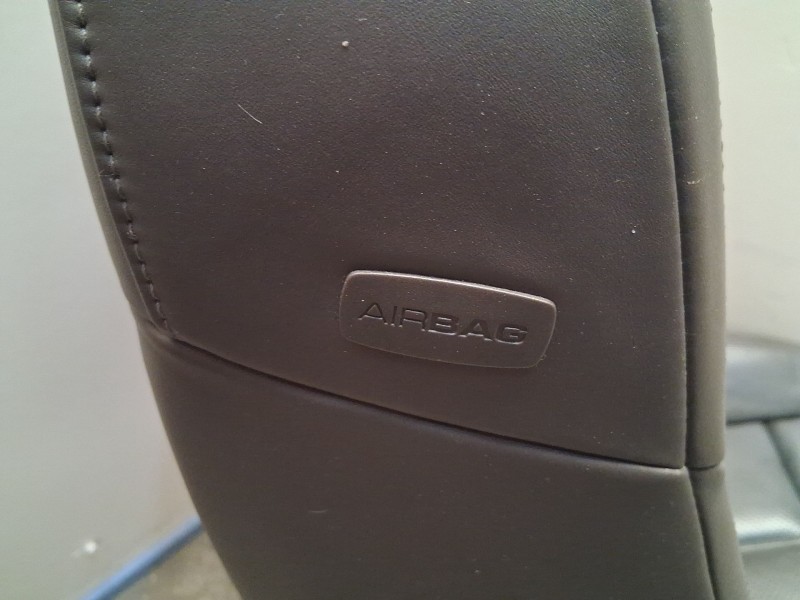 Recambio de asiento delantero derecho para porsche macan (95b) 3.0 s diesel referencia OEM IAM  C/AIRBAG ROZADO 