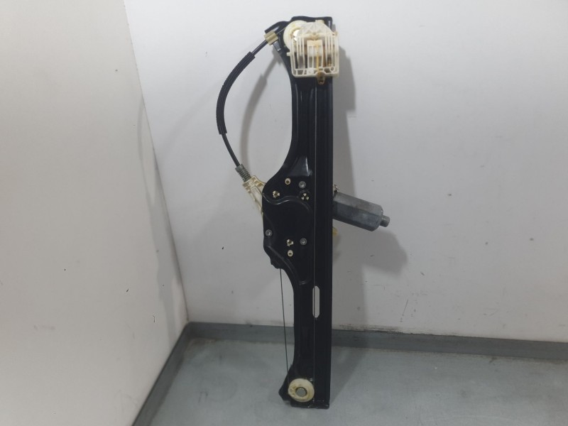 Recambio de elevalunas trasero derecho para bmw x5 (e70) 3.0 d referencia OEM IAM 51357166382  