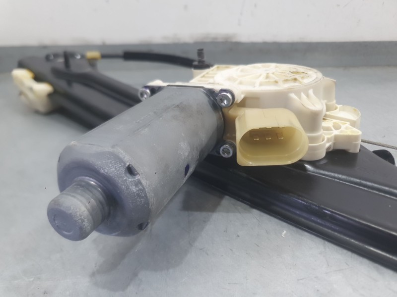 Recambio de elevalunas trasero derecho para bmw x5 (e70) 3.0 d referencia OEM IAM 51357166382  