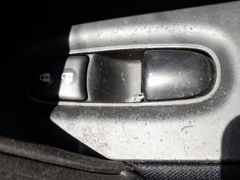 Recambio de mando elevalunas delantero derecho para nissan qashqai ii (j11, j11_) 1.5 dci referencia OEM IAM 254114CE0A  
