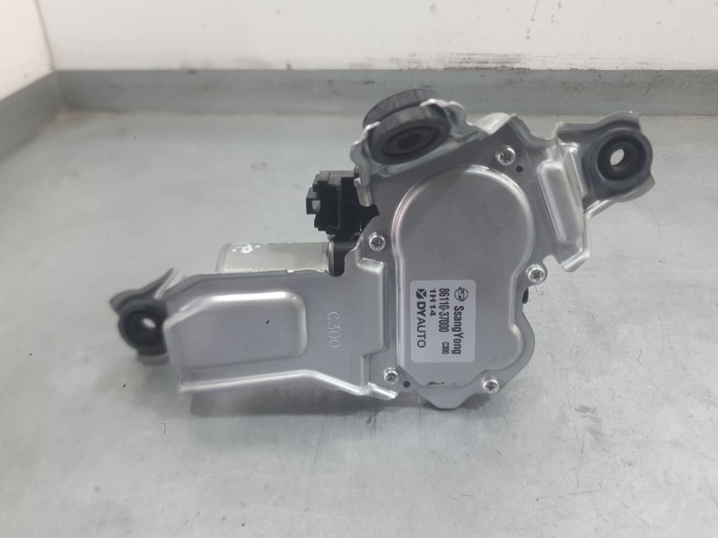 Recambio de motor limpia trasero para ssangyong korando (c300) 1.5 referencia OEM IAM 8611037000  