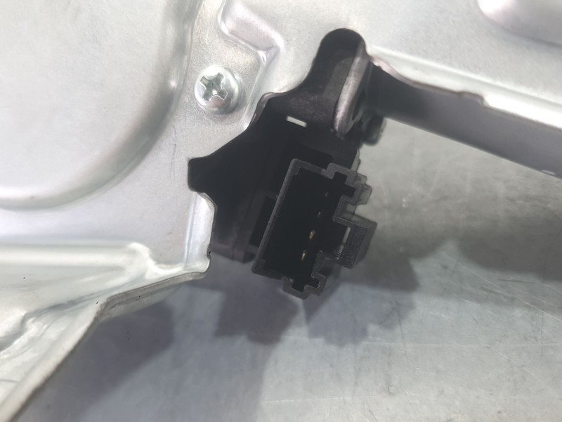 Recambio de motor limpia trasero para ssangyong korando (c300) 1.5 referencia OEM IAM 8611037000  
