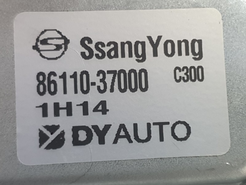 Recambio de motor limpia trasero para ssangyong korando (c300) 1.5 referencia OEM IAM 8611037000  