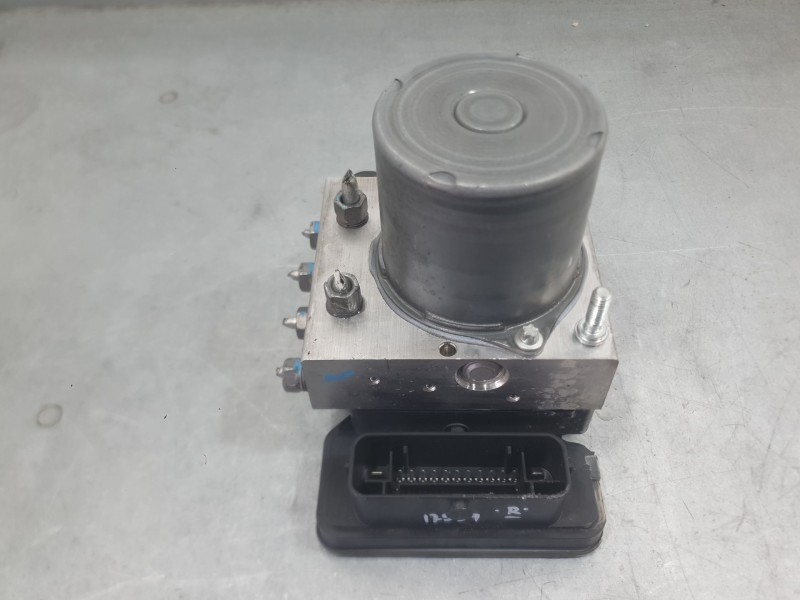Recambio de abs para renault clio v (b7_) 1.0 tce 100 (b7mt) referencia OEM IAM 476607421R  