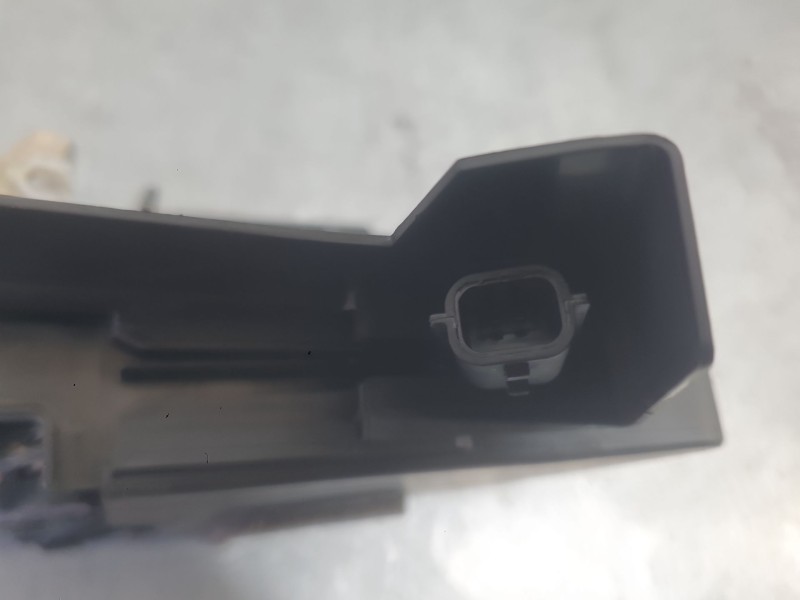 Recambio de cerradura puerta delantera derecha para dacia sandero iii 1.0 tce 90 referencia OEM IAM 805028269R  