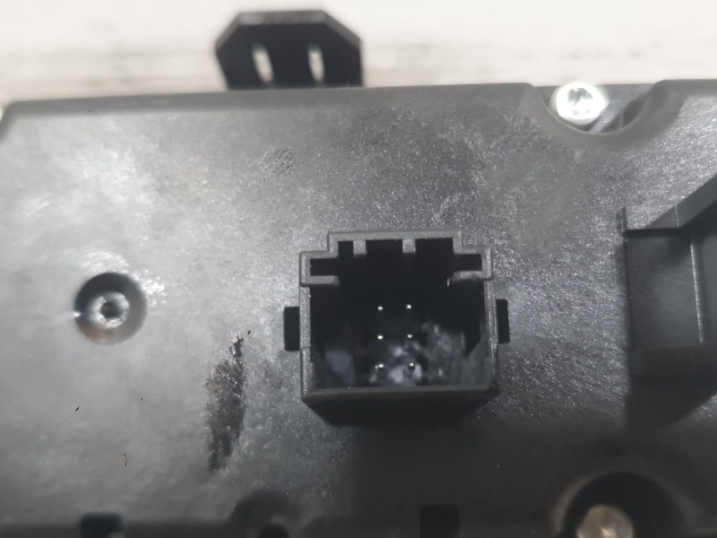 Recambio de mando climatizador para opel corsa f (p2jo) 1.2 (68) referencia OEM IAM 39185000  