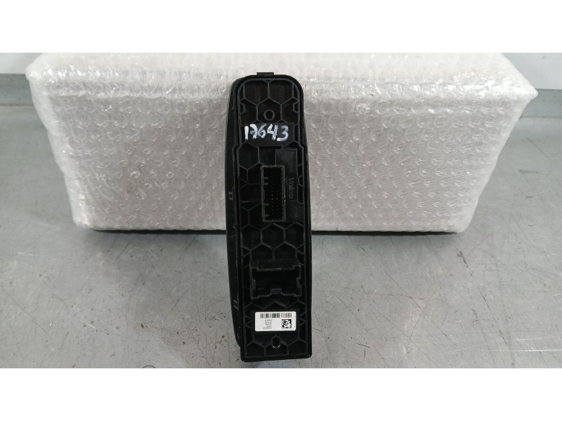 Recambio de mando elevalunas delantero izquierdo para renault megane iv hatchback (b9a/m/n_) 1.5 dci 110 (b9a3) referencia OEM I