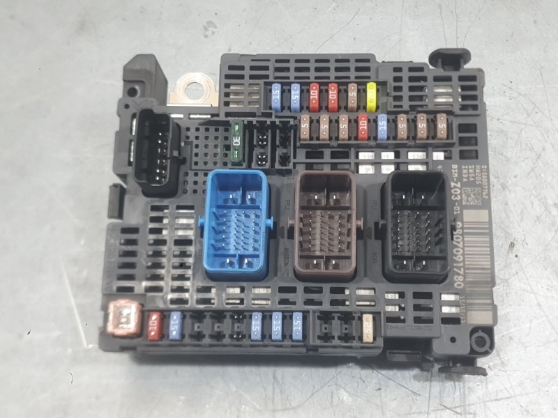 Recambio de caja reles / fusibles para citroën c4 grand picasso ii (da_, de_) 1.6 hdi / bluehdi 115 referencia OEM IAM   