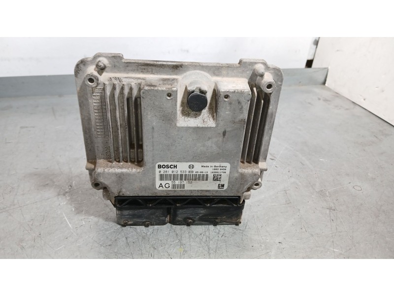 Recambio de centralita motor uce para opel vectra c gts (z02) 1.9 cdti (f68) referencia OEM IAM 55205625  
