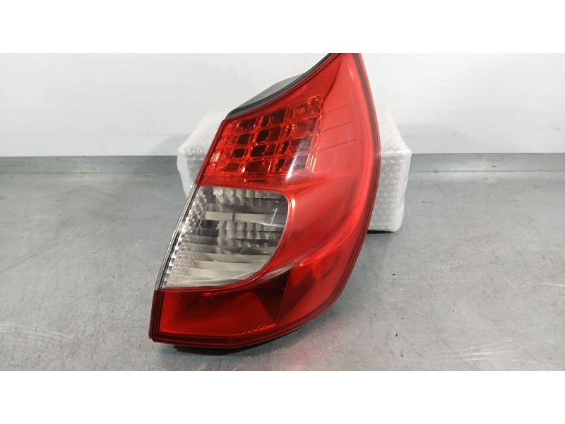 Recambio de piloto trasero derecho para renault scénic ii (jm0/1_) 1.5 dci (jm0f) referencia OEM IAM 8200127702  