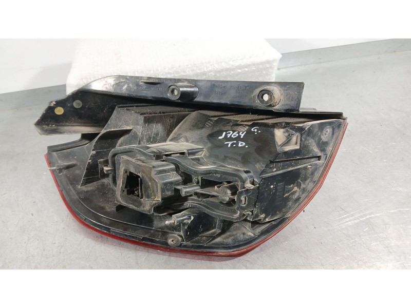 Recambio de piloto trasero derecho para renault scénic ii (jm0/1_) 1.5 dci (jm0f) referencia OEM IAM 8200127702  