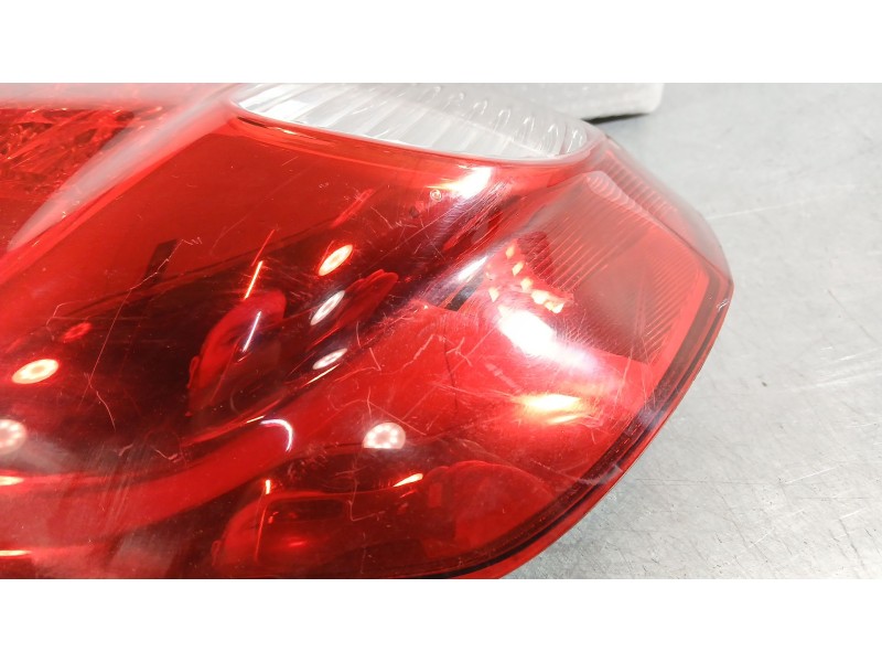 Recambio de piloto trasero izquierdo para renault scénic ii (jm0/1_) 1.5 dci (jm0f) referencia OEM IAM 8200127704  