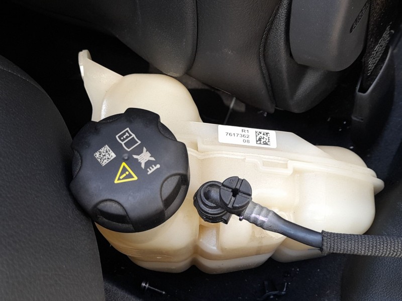 Recambio de deposito expansion para bmw 1 (f40) 118 d referencia OEM IAM 17137617362  