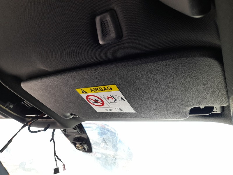 Recambio de parasol derecho para bmw 1 (f40) 118 d referencia OEM IAM 51165A3D1F6  