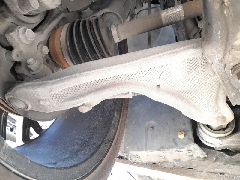Recambio de brazo suspension inferior delantero derecho para ford mondeo v hatchback (ce) 2.0 tdci referencia OEM IAM 2180767  