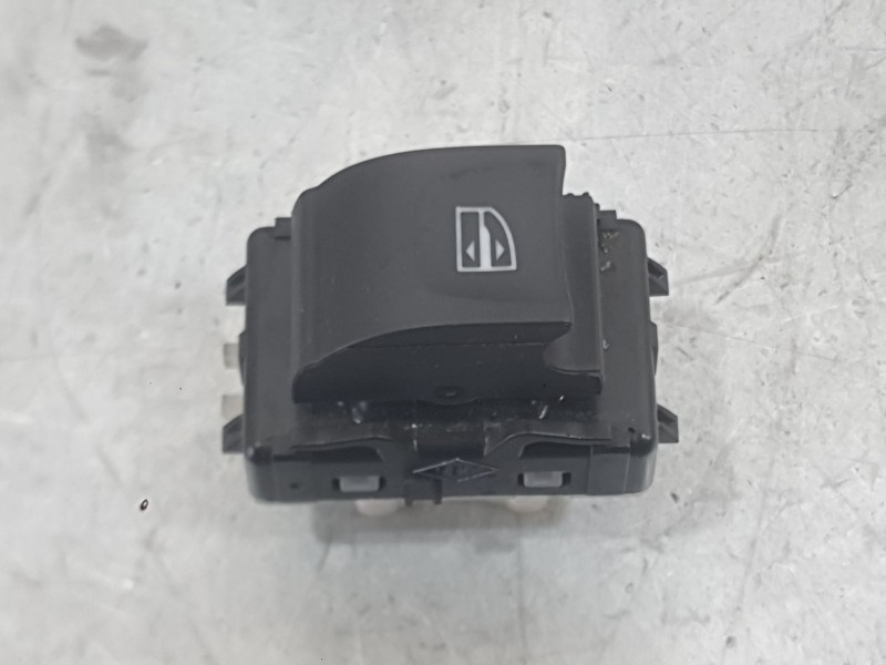 Recambio de mando elevalunas delantero derecho para renault express furgoneta/monovolumen 1.5 blue dci 75 (f6aa) referencia OEM 