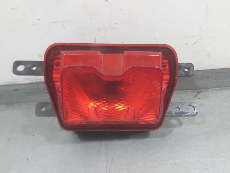 Recambio de piloto trasero central para mg mg 4 (eh32) ev referencia OEM IAM 10976796 PARAGOLPES 