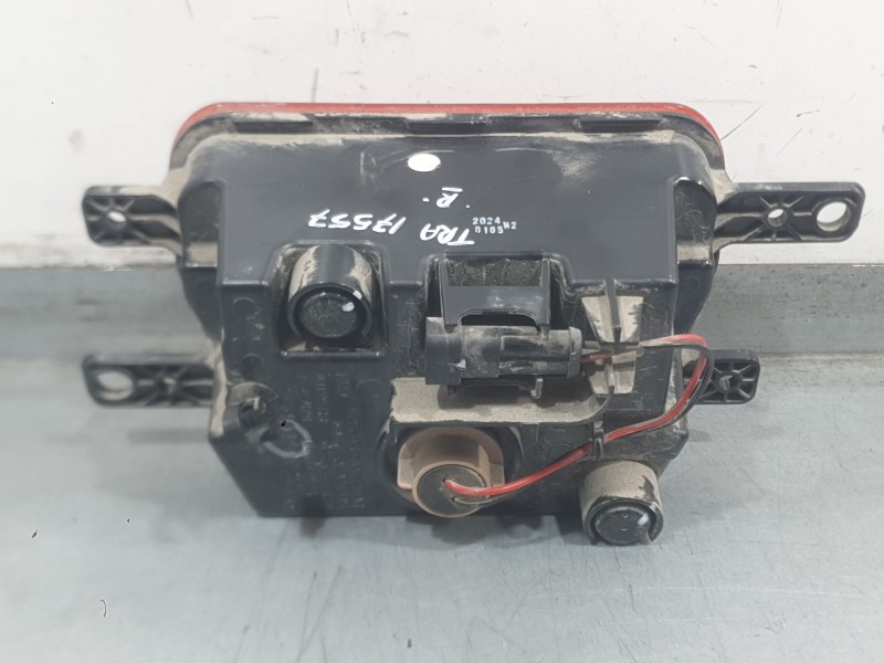 Recambio de piloto trasero central para mg mg 4 (eh32) ev referencia OEM IAM 10976796 PARAGOLPES 