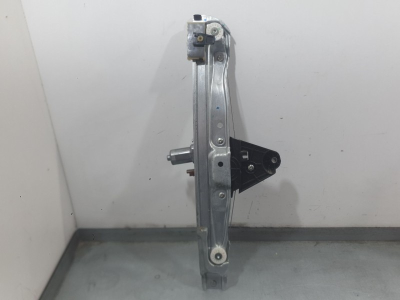 Recambio de elevalunas trasero derecho para dacia sandero iii 1.0 tce 90 referencia OEM IAM 827208705R  