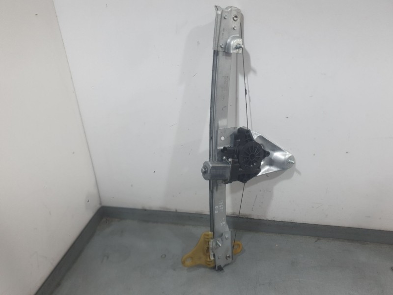 Recambio de elevalunas delantero derecho para dacia duster (hm_) 1.6 sce 115 (hmm1) referencia OEM IAM 807201952R  