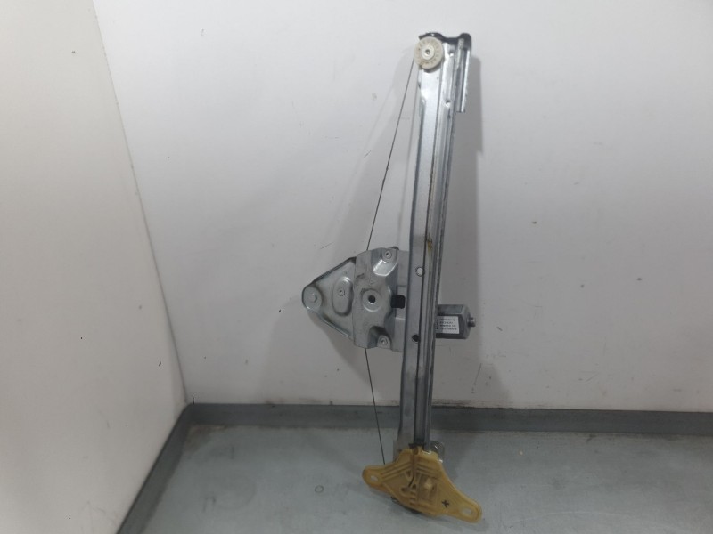 Recambio de elevalunas delantero derecho para dacia duster (hm_) 1.6 sce 115 (hmm1) referencia OEM IAM 807201952R  