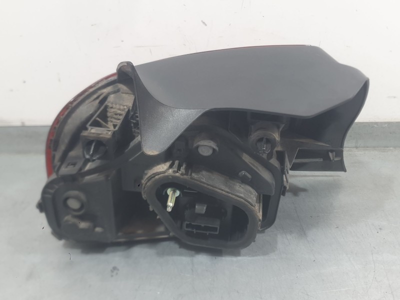 Recambio de piloto trasero derecho para citroën c4 cactus 1.2 vti 82 referencia OEM IAM 9800916080 90040177 VALEO