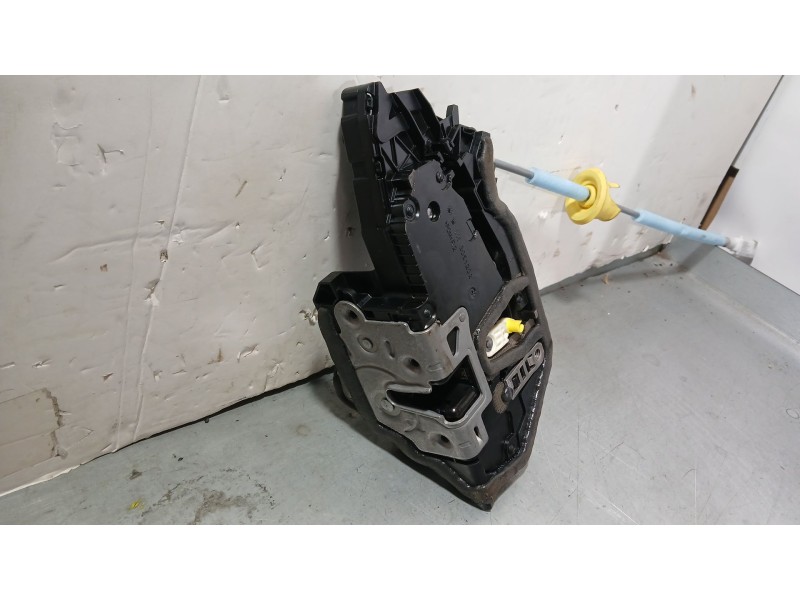 Recambio de cerradura puerta delantera derecha para bmw 1 (f40) 118 d referencia OEM IAM 51217956142  