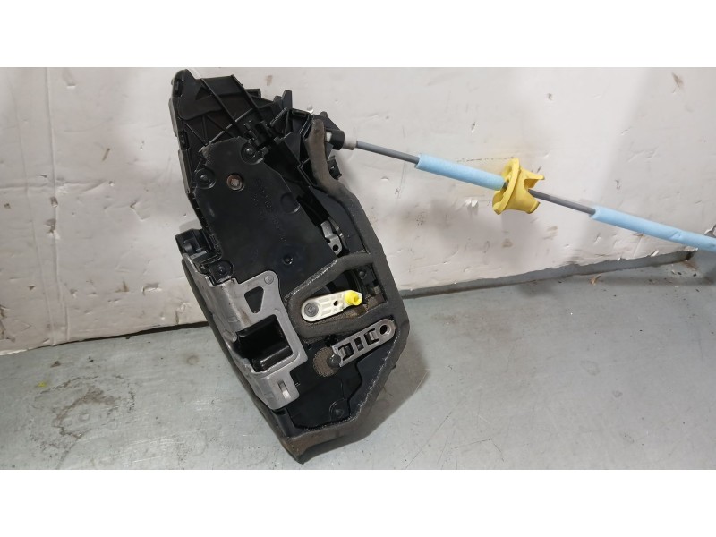 Recambio de cerradura puerta delantera derecha para bmw 1 (f40) 118 d referencia OEM IAM 51217956142  