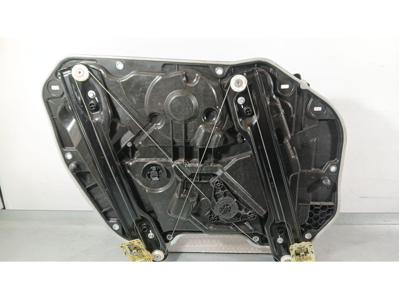 Recambio de elevalunas delantero derecho para bmw 1 (f40) 118 d referencia OEM IAM 51335A638E4  