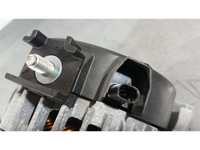 Recambio de alternador para bmw 1 (f40) 118 d referencia OEM IAM 12317640132  