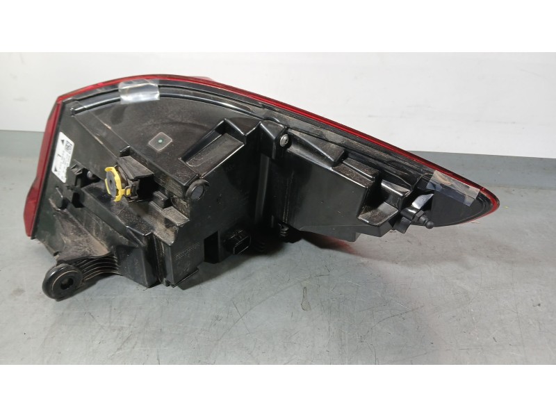 Recambio de piloto trasero izquierdo exterior para bmw 1 (f40) 118 d referencia OEM IAM 63217450643  