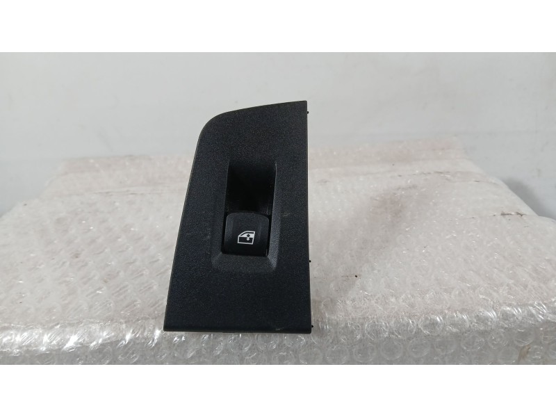 Recambio de mando elevalunas delantero derecho para bmw 1 (f40) 118 d referencia OEM IAM 61317950756  
