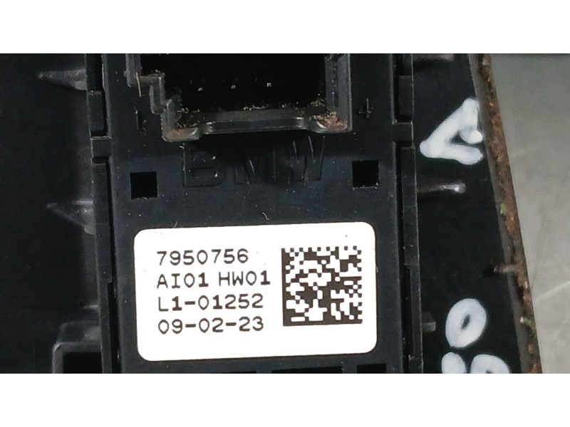 Recambio de mando elevalunas trasero derecho para bmw 1 (f40) 118 d referencia OEM IAM 61317950756  