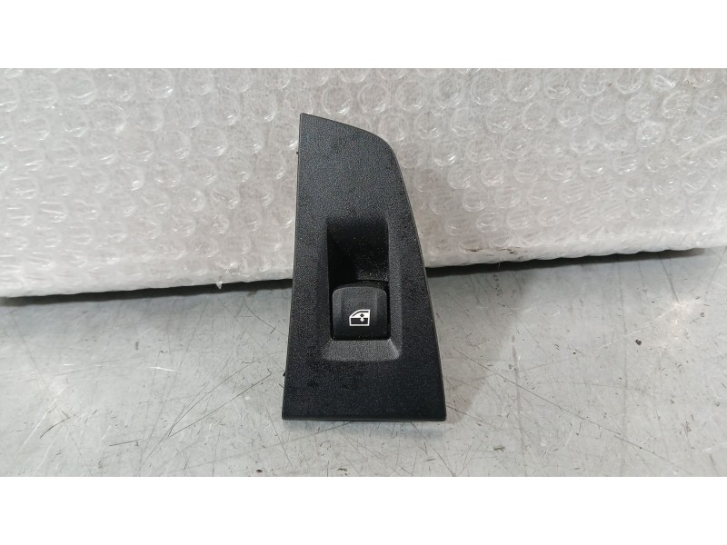 Recambio de mando elevalunas trasero izquierdo para bmw 1 (f40) 118 d referencia OEM IAM 61317950756  