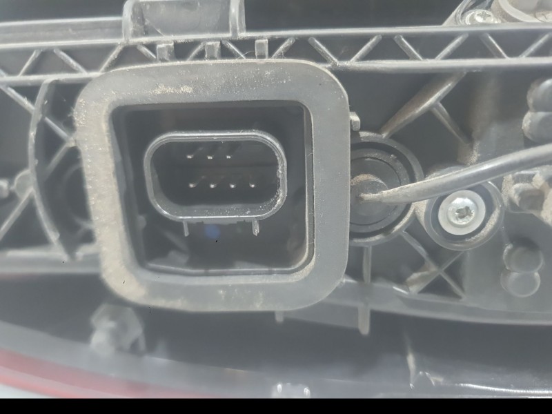 Recambio de piloto trasero derecho para fiat doblo cargo (263_) 1.6 d multijet referencia OEM IAM 51810673  