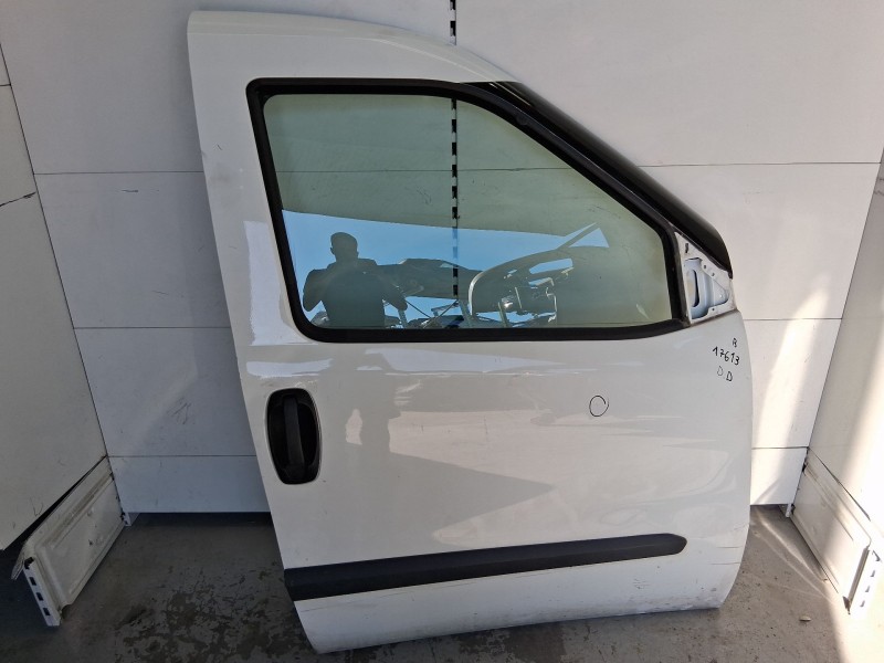 Recambio de puerta delantera derecha para fiat doblo cargo (263_) 1.6 d multijet referencia OEM IAM 52155064 TOCADA 