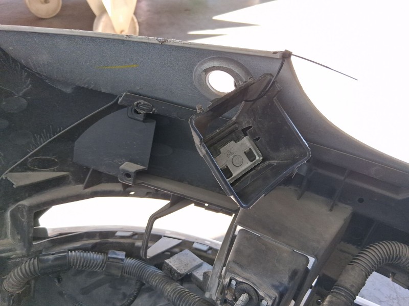 Recambio de paragolpes trasero para audi q3 (8ub, 8ug) 2.0 tdi referencia OEM IAM 8U0807067BGRU SOPORTES ROTOS 