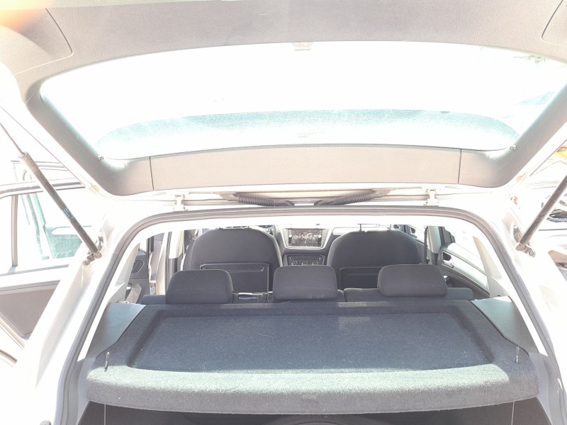 Recambio de bandeja trasera para volkswagen tiguan (ad1, ax1) 1.5 tsi referencia OEM IAM 5NA867769NEH8  