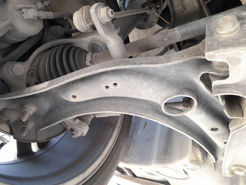 Recambio de brazo suspension inferior delantero derecho para volkswagen tiguan (ad1, ax1) 1.5 tsi referencia OEM IAM 3Q0407152T 